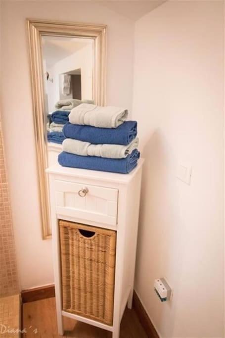 023 Enchanting 4 Bed Traditional Townhouse In Costa Holiday home