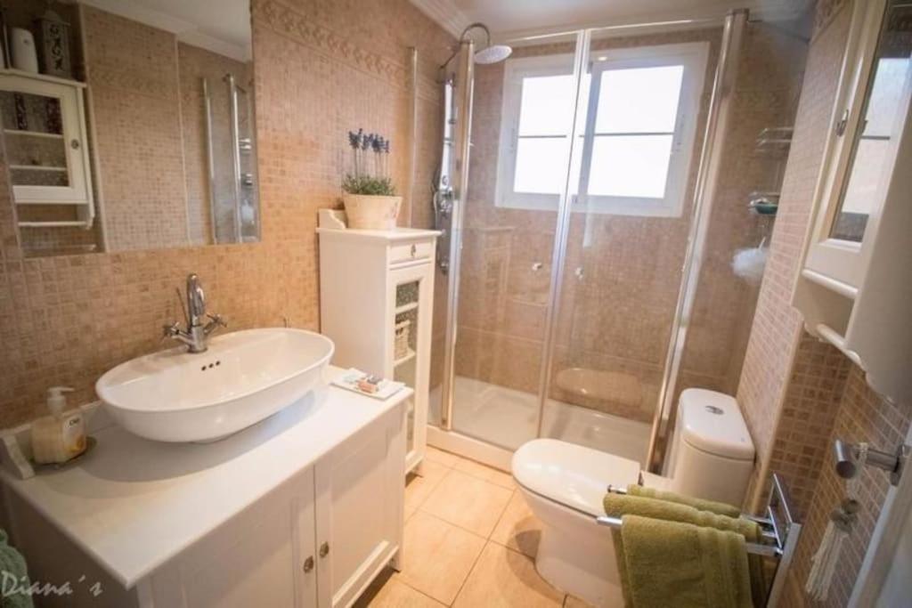023 Enchanting 4 Bed Traditional Townhouse In Costa *