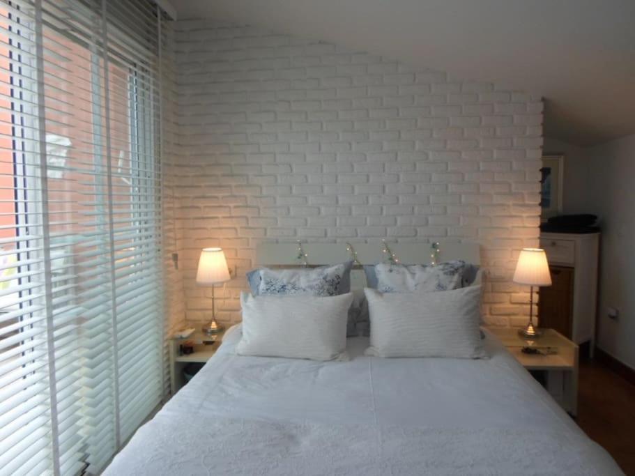 023 Enchanting 4 Bed Traditional Townhouse In Costa Holiday home